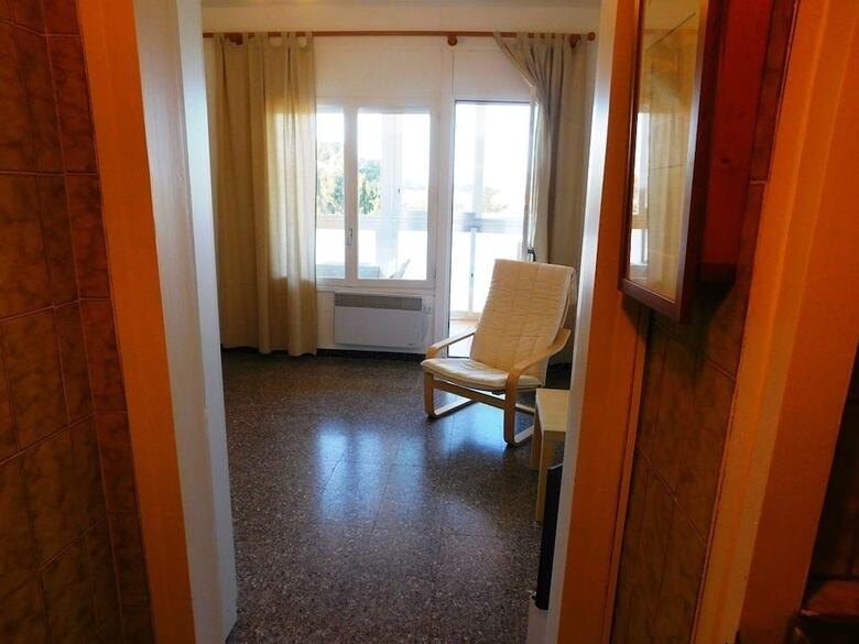 Apartamentos Estudio La Mas�a - A168