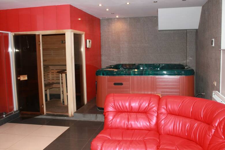 Nyvky Plaza Hotel