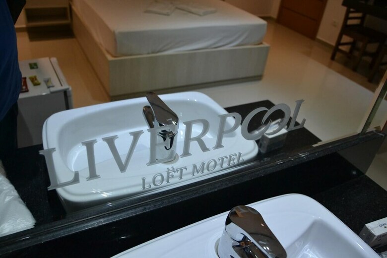 Liverpool Hotel & Motel