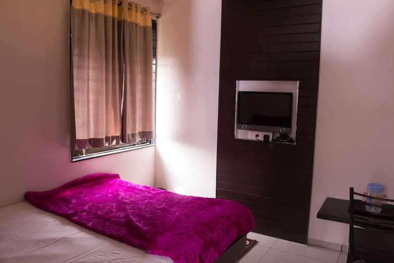 Hotel Shree Palace & Restaurant