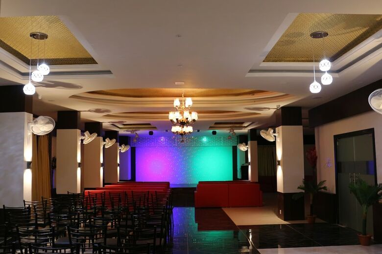 Hotel Shree Palace & Restaurant