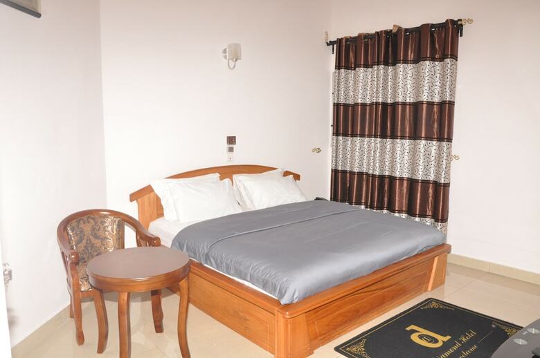 Diamond Hotel