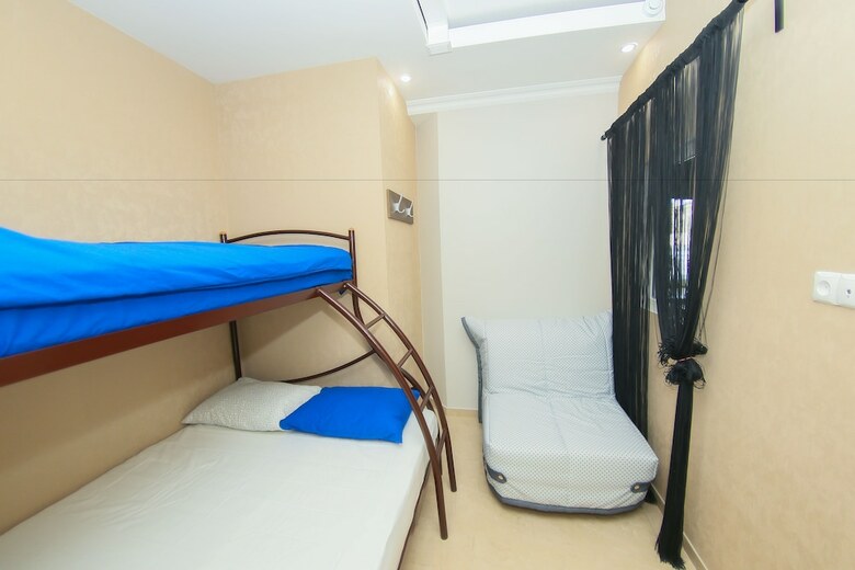 Hostal Kupe Capsule Hotel & Hostel