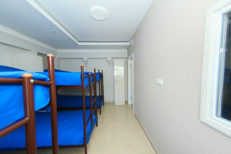Hostal Kupe Capsule Hotel & Hostel