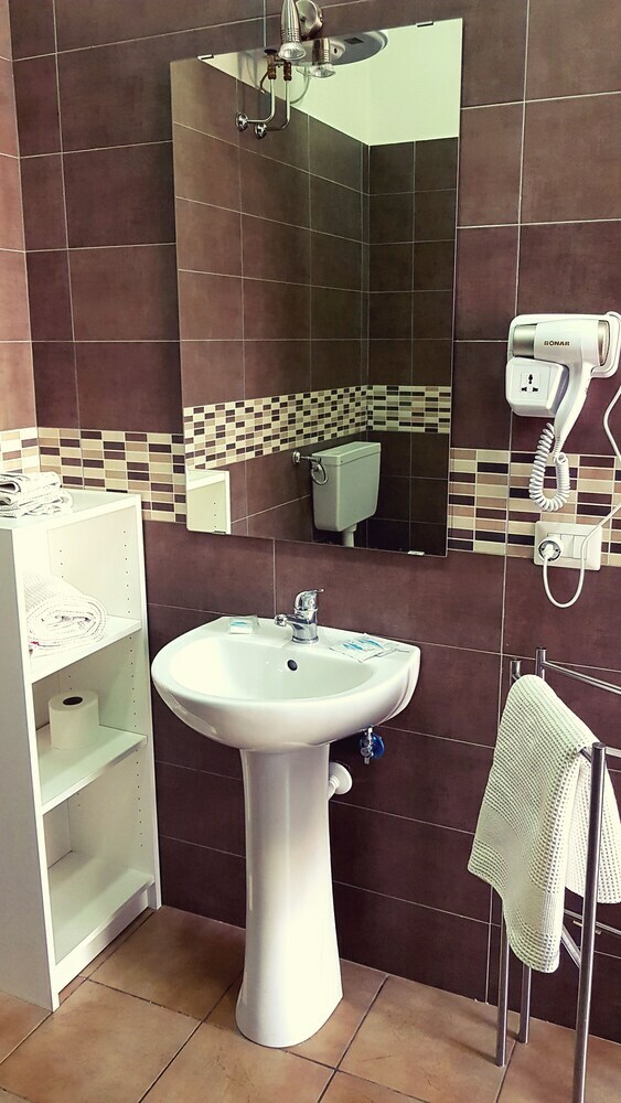 Bed & Breakfast Tortora Room In Garibaldi Square