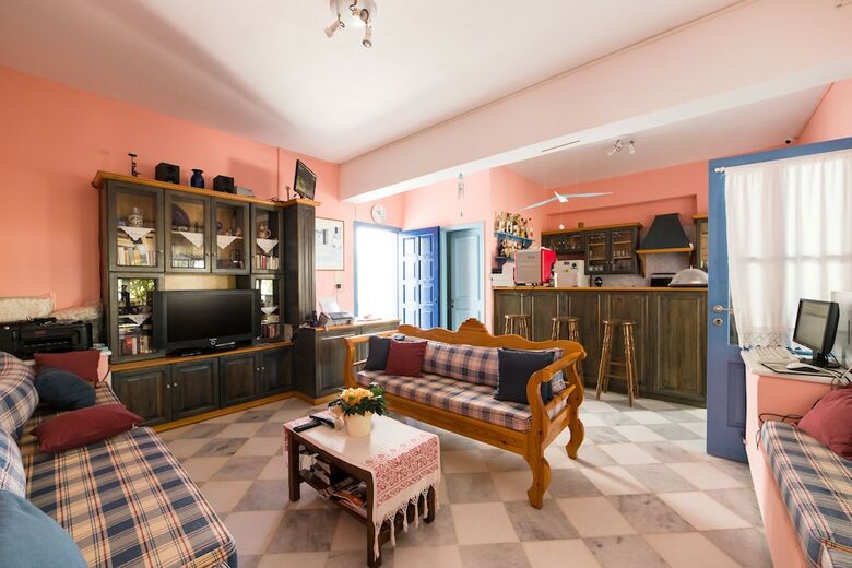 Hotel Theologos Place