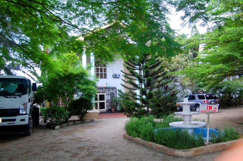 De-b Garden Hotel