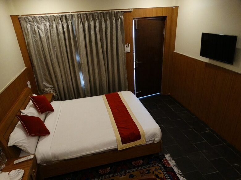 Hotel Rhino Land Jungle Lodge