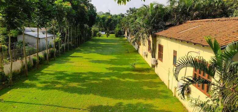 Hotel Rhino Land Jungle Lodge