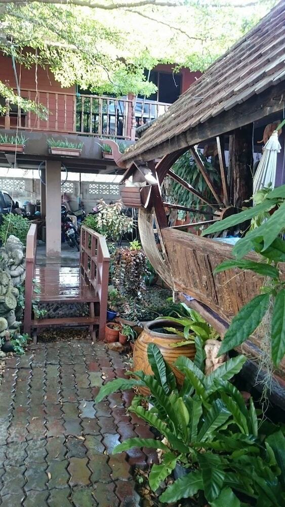 Hotel Baan Somboon Guesthouse
