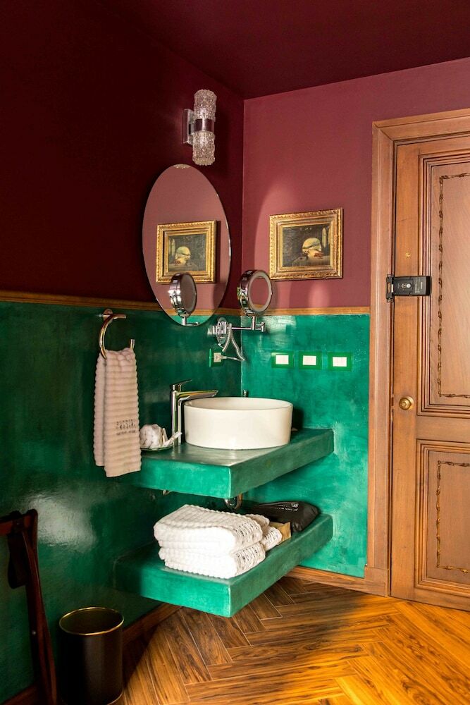 Bed & Breakfast Pug Seal Anatole France