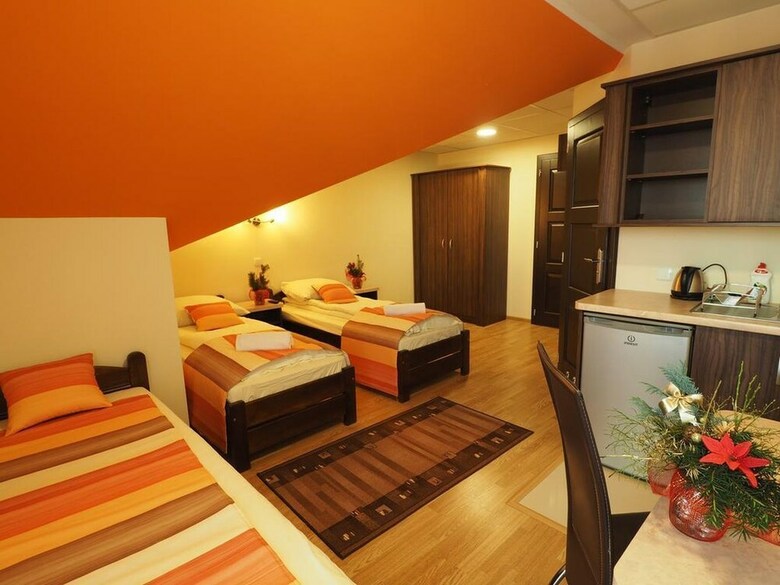 Hotel Dw Poronianka