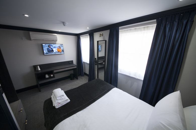 Hotel The Pack And Carriage London