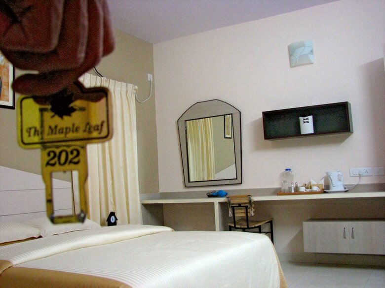 Hotel Maple Leaf