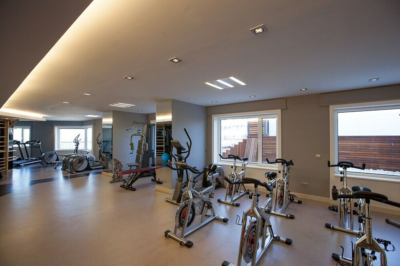 Home Club Torre Madrid Apartments