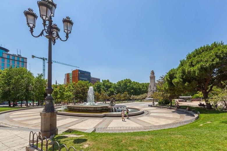 Home Club Torre Madrid Apartments