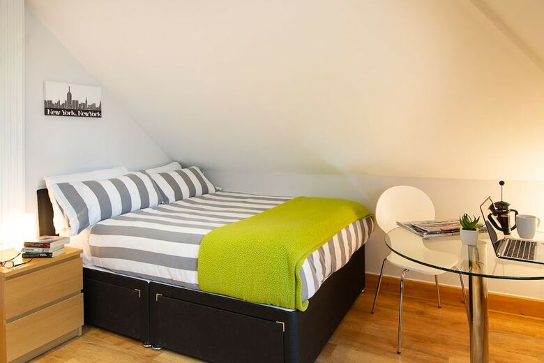 Apartamentos Homefromholme Alban House