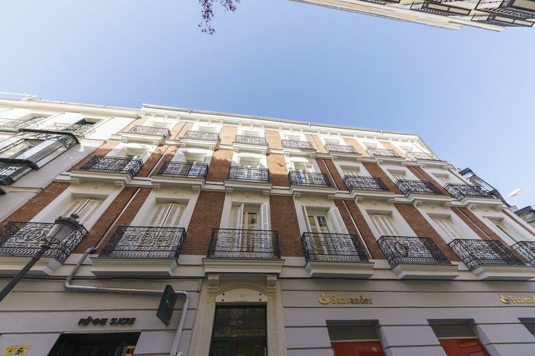 Home Club Barquillo Apartments