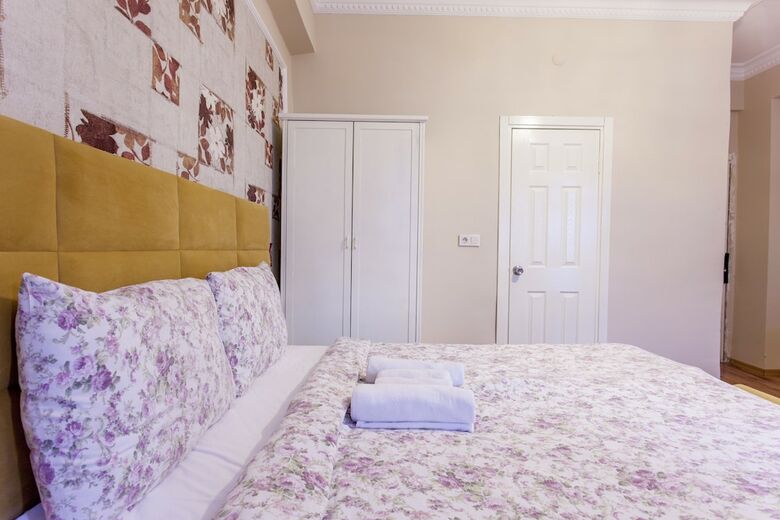 Dora Hotel