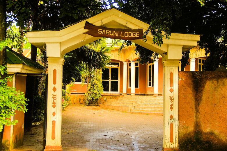 Bed & Breakfast Saruni River Lodge