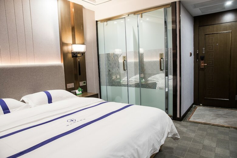 Guiyang Jialan Selected Hotel