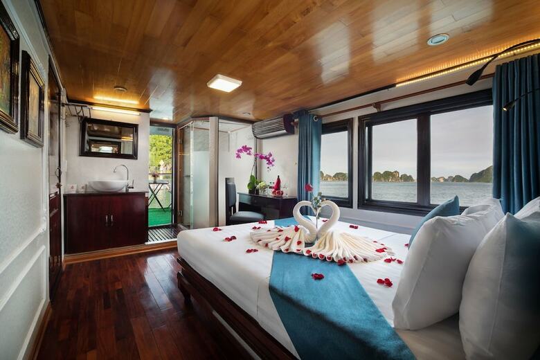 Charm Boutique Cruise