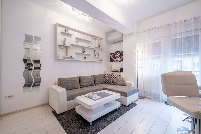 Apartamentos Studio Militari Residence M1