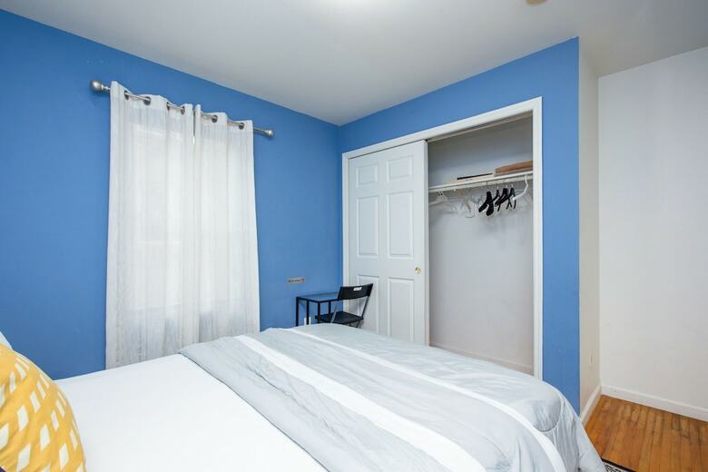 Hotel Racpanos Modern Stay On Forrest Street