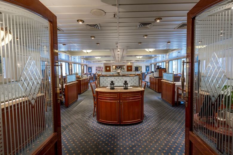 Onriver Hotels  - Ms Cezanne