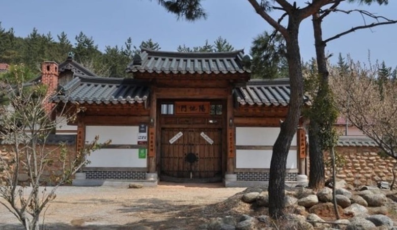 Hotel Peepul Hanok Stay