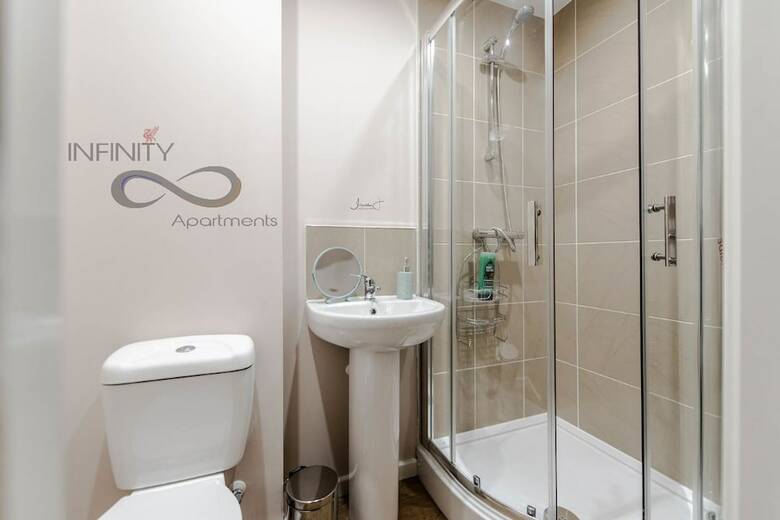 Infinity Apartments Metropolitan House 3