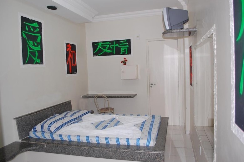 Hotel Piramide - Dois De Julho
