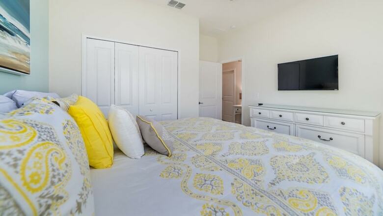 Grhdog9031 - Champions Gate Resort - 5 Bed 4 Baths Townhouse