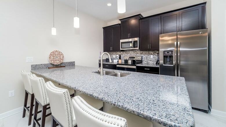 Grhdog9031 - Champions Gate Resort - 5 Bed 4 Baths Townhouse
