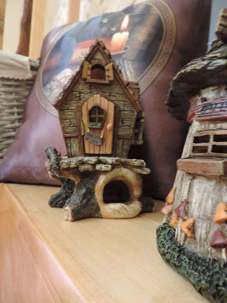 La Chaumi�re Et Sa Roulotte
