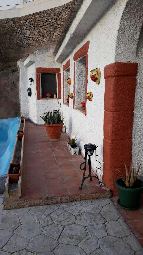 Hostal Ponderosa Cave Retreat