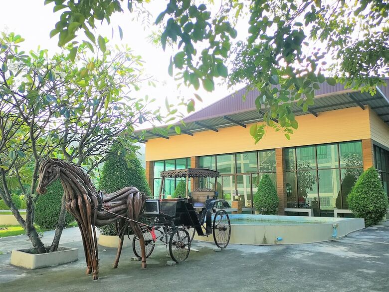 Hotel Aromdee Resort
