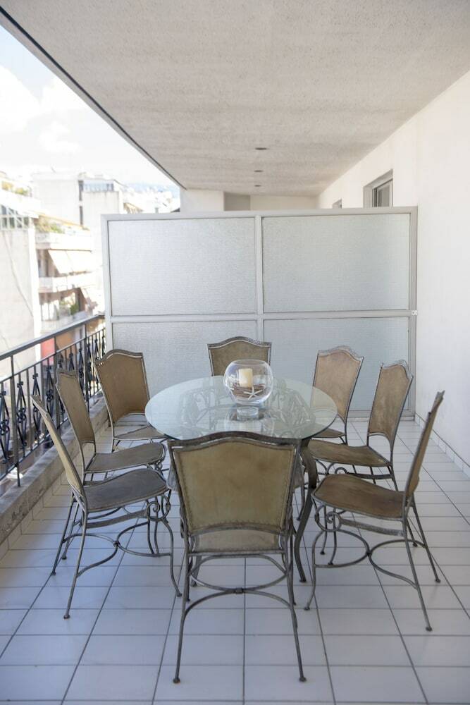 Athens Deluxe Apartment Near Acropolis