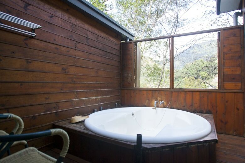 Cabana Mhuwe Hotspring