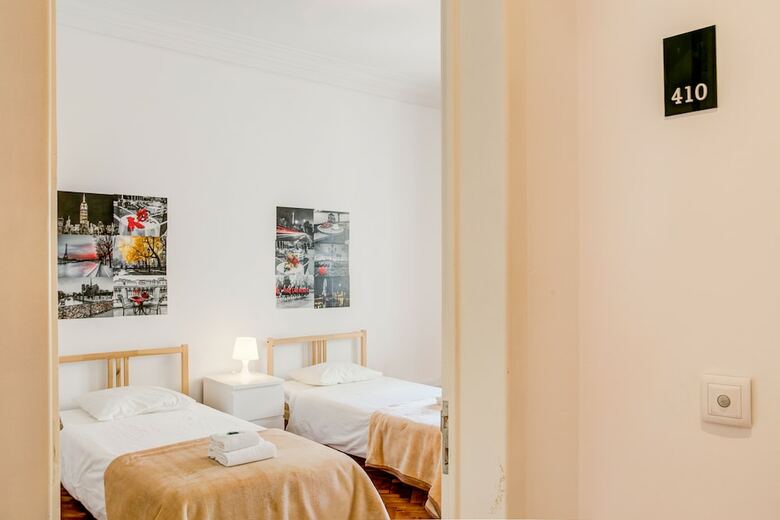 Hotel Home Out Rooms & Apartments