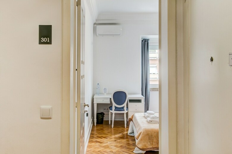 Hotel Home Out Rooms & Apartments