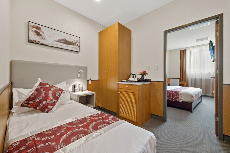 Sydney Hotel Qvb
