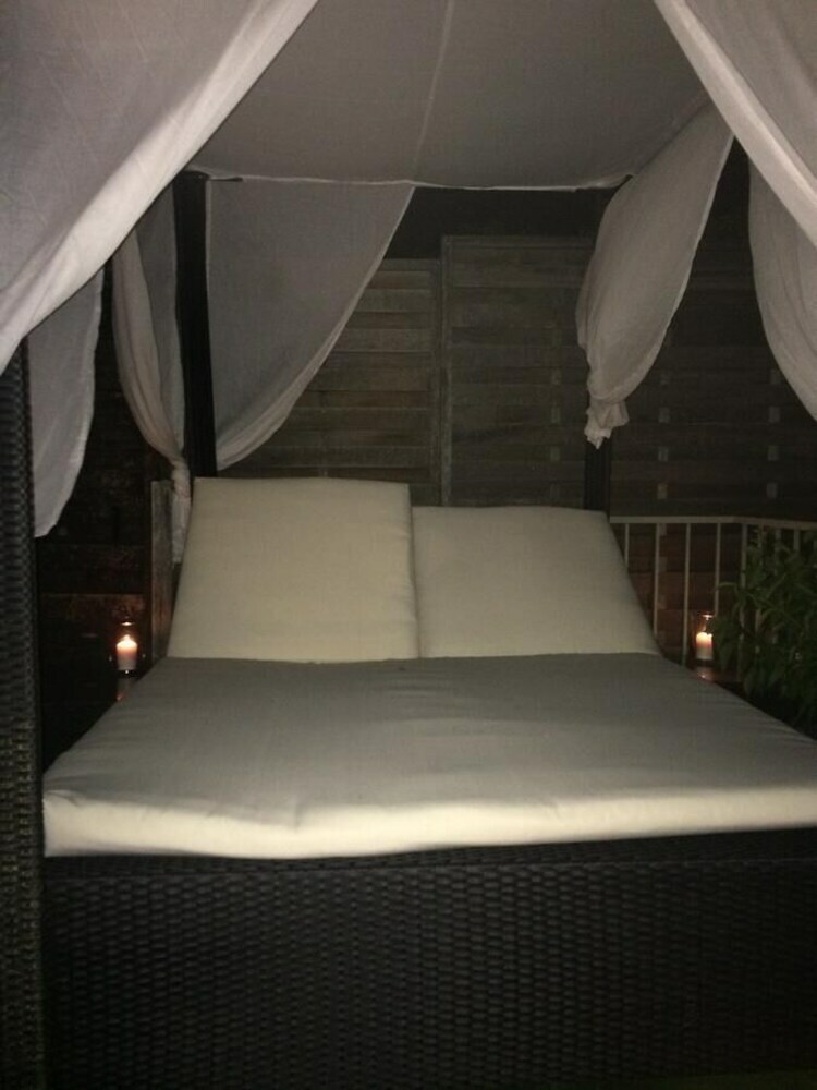 Hotel Nico Zen Home