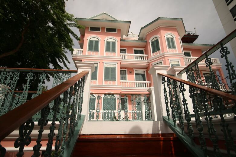 Hotel Hiranyakul  House