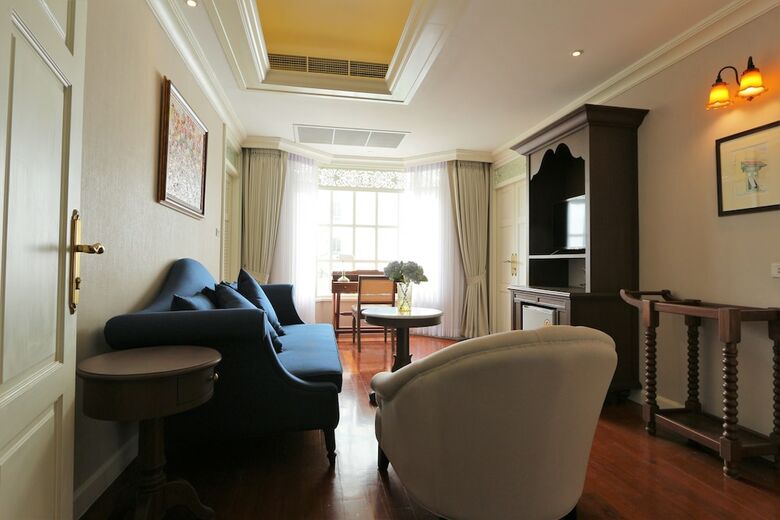 Hotel Hiranyakul  House