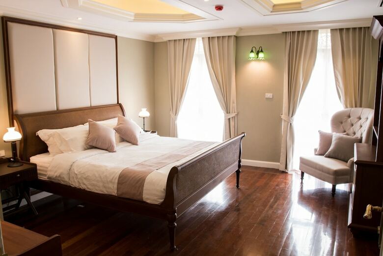 Hotel Hiranyakul  House