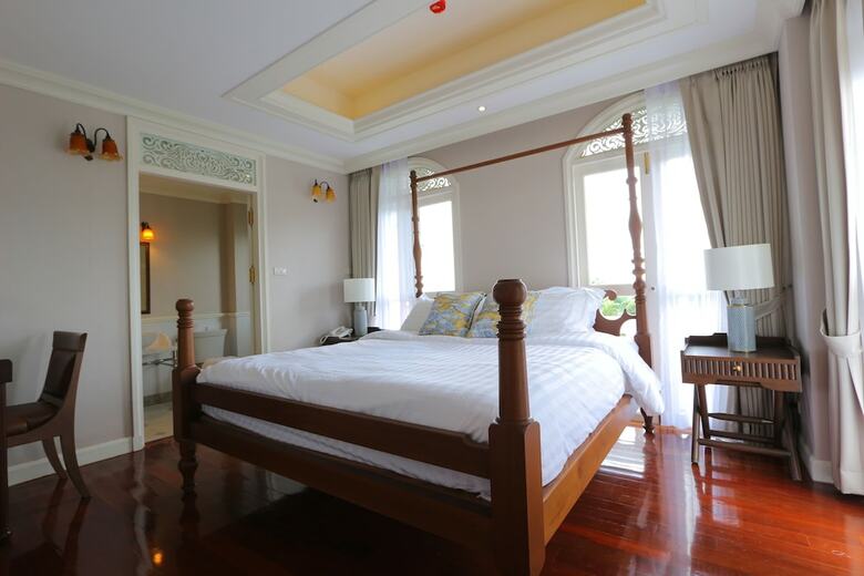 Hotel Hiranyakul  House