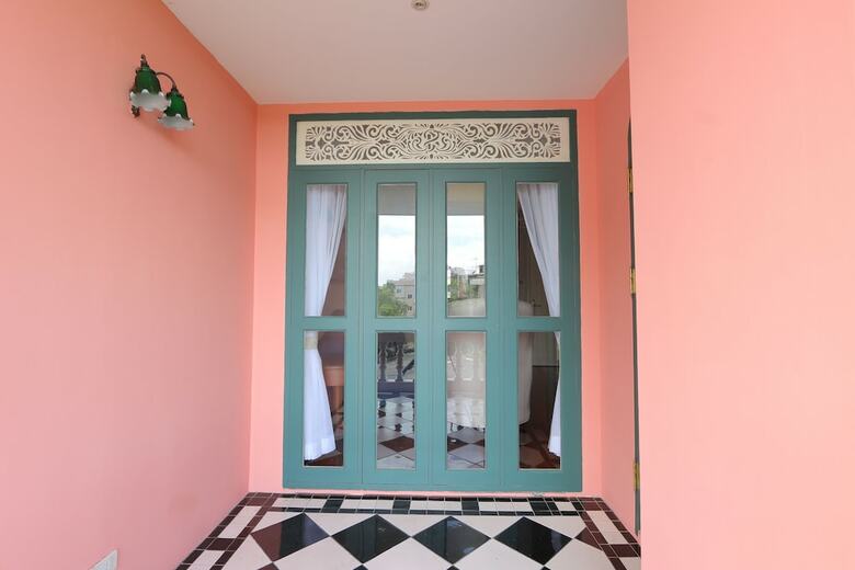 Hotel Hiranyakul  House