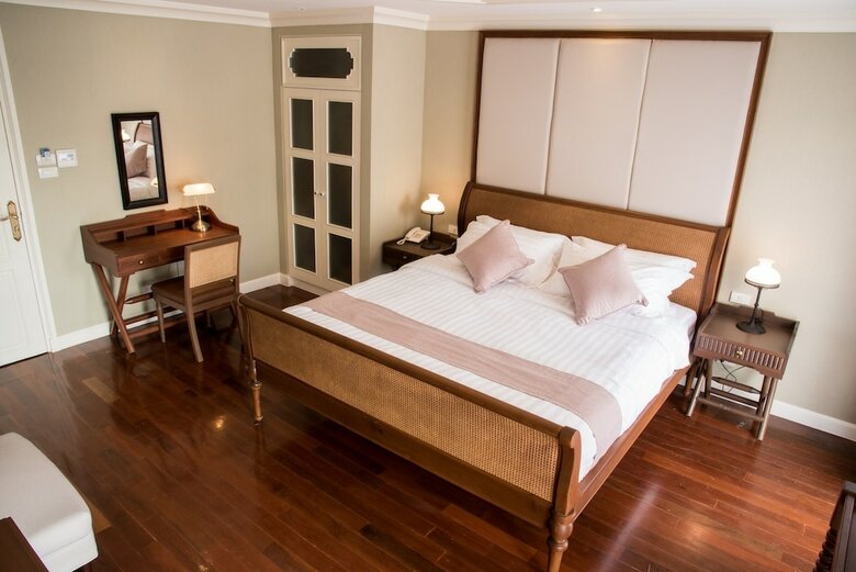 Hotel Hiranyakul  House