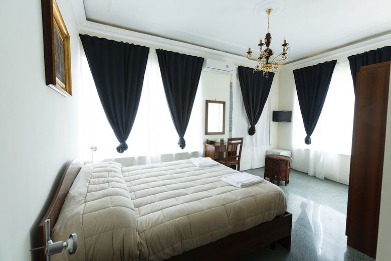 Villa Emilia - Near Flavian Amphitheater